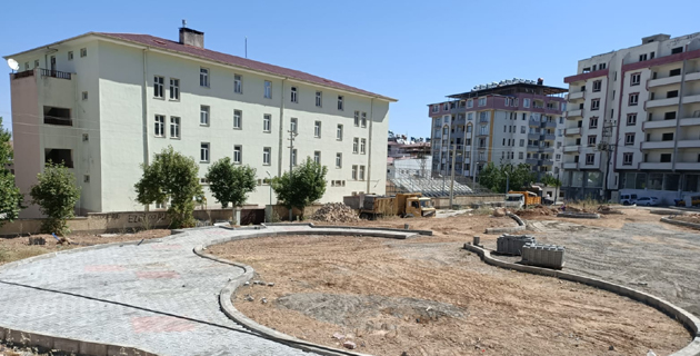 Pazarcık’taki park yapımı devam ediyor