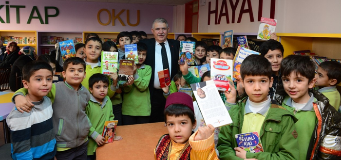 Onikişubat Belediyesi Kitap Okurlarını Kitapla  Ödüllendiriyor