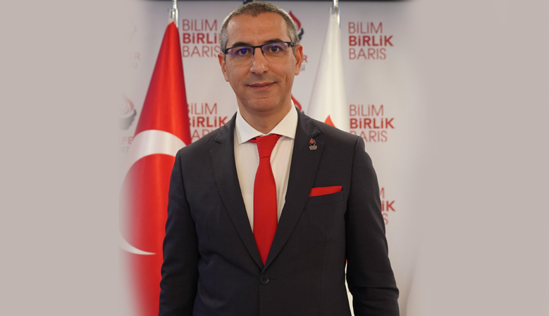 Çekin o pis ellerinizi gençlerimizin üzerinden!