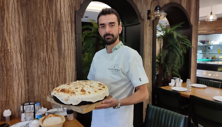 Küçükev Lokantası Ustası Ali Çuhadar<br>Türkiye Eli Böründe Öğretti !