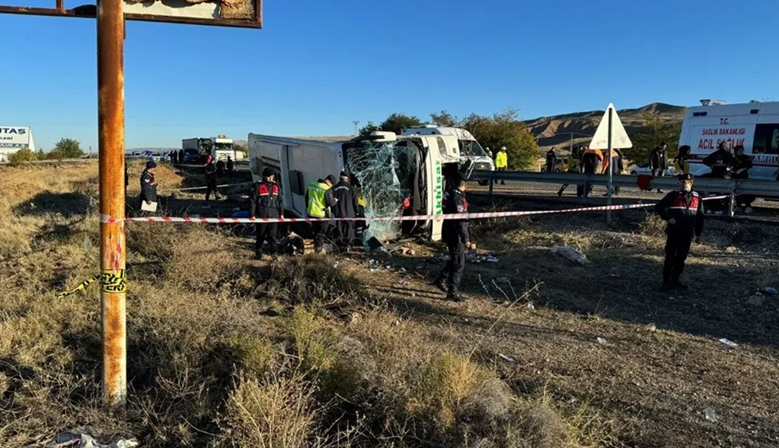 Aksaray’da Yolcu Otobüsü Devrildi: 7 Ölü, 33 Yaralı