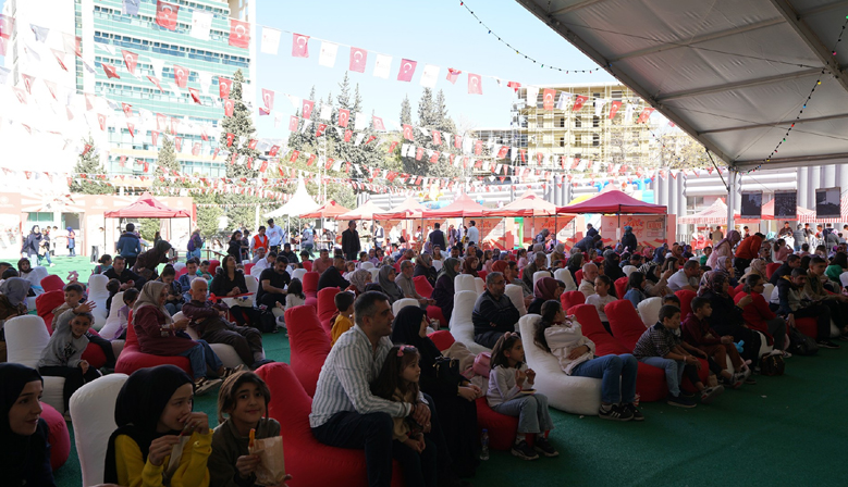 Cumhuriyet Panayırı’nda Binlerce Çocuk Doyasıya Eğlendi