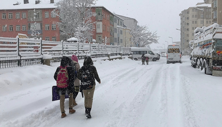 Kahramanmaraş’ta Kar ve Fırtına Nedeniyle Eğitime 1 Gün Ara!