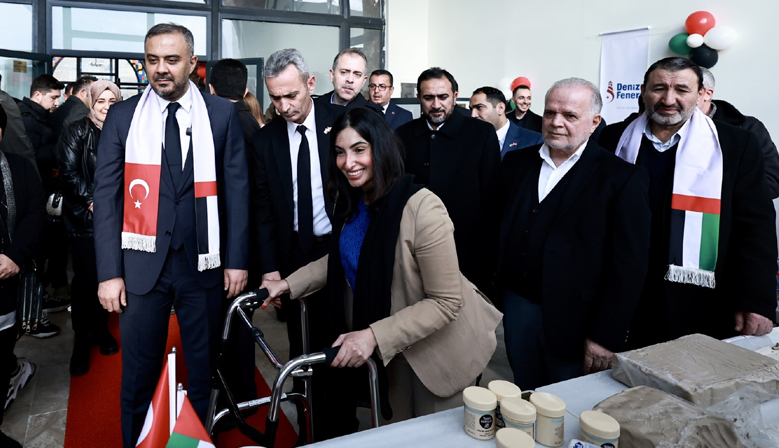 Onikişubat Belediyesi, BAE Büyükelçiliği ve Deniz Feneri Derneği desteğiyle Seramik Kursu açtı