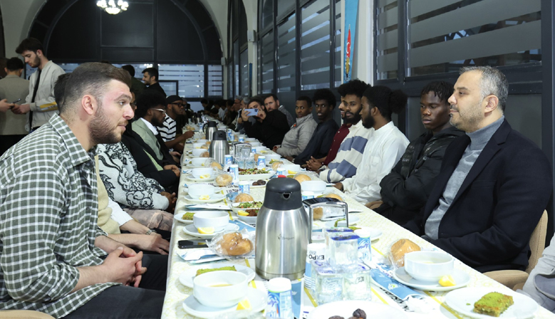 Başkan Toptaş, 63 ülkeden gelen Yedikıta’lı öğrencilerle iftar sofrasında buluştu