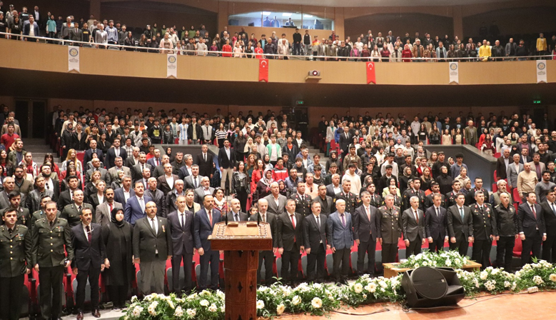 İSTİKLAL MARŞININ KABULÜNÜN 104. YILI VE MEHMET AKİF ERSOY SAYGIYLA ANILDI