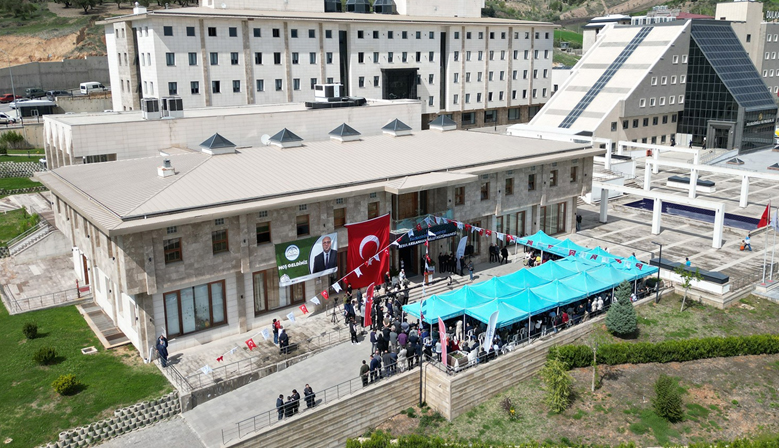 RESUL ARSLANHAN MİLLET KÜTÜPHANESİ AÇILDI