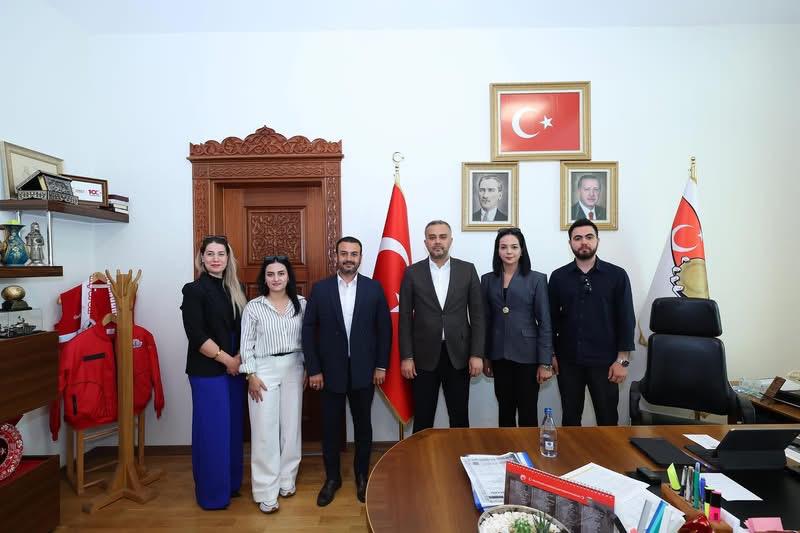 Oxford Yabancı Dil Kursu’ndan Onikişubat Belediye Başkanı Hanifi Toptaş’a Ziyaret