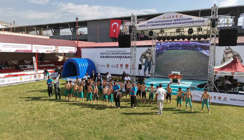 Türkiye Kısa Şalvar Güreş Şampiyonası Batıpark’ta Başladı