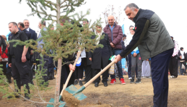 Onikişubat Belediyesi, Milli Ağaçlandırma Günü’nde yangından etkilenen alanları yeniden yeşertti