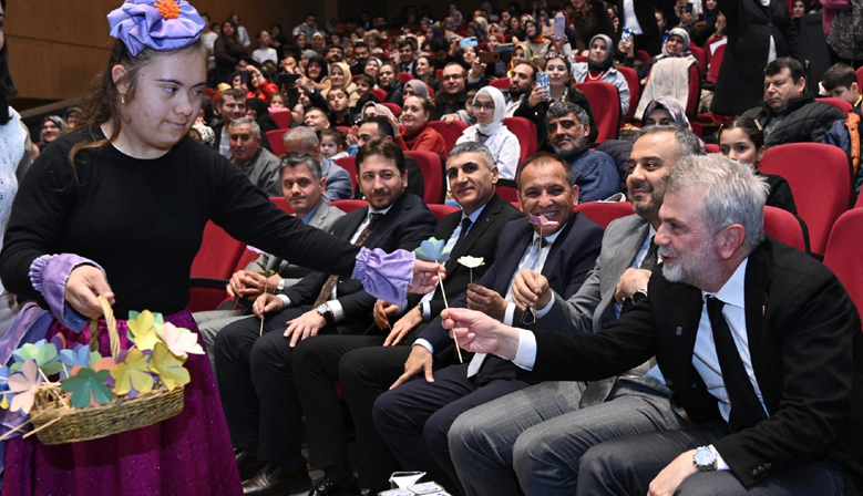 Başkan Fırat Görgel; “Engellilerimiz İçin Türkiye’ye Örnek Projelerimizi Sürdürüyoruz”