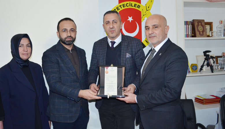 AK Parti İl Başkanı Gül, Akdeniz Gazeteciler Cemiyetini ziyaret etti