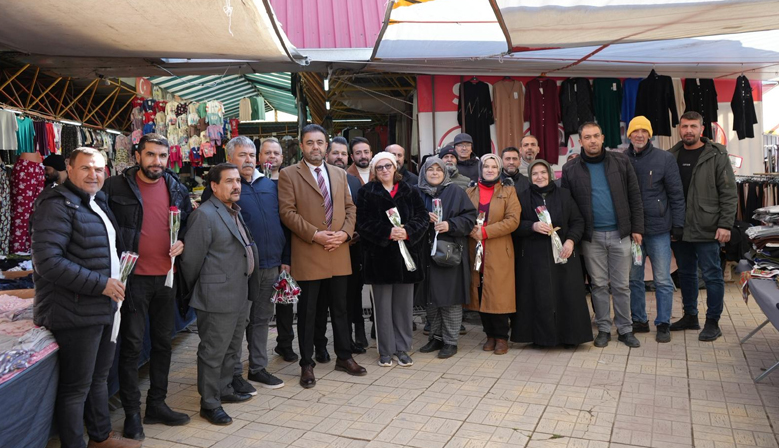 BAŞKAN ADAYI MUSTAFA ÇİÇEK’TEN SOSYETE PAZARI ESNAFINA ZİYARET