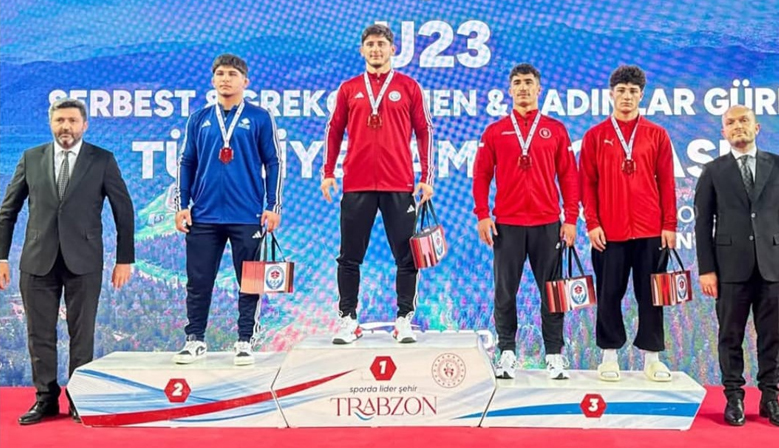 Kahramanmaraşlı Genç Pehlivanlar Türkiye Şampiyonasına Damga Vurdu