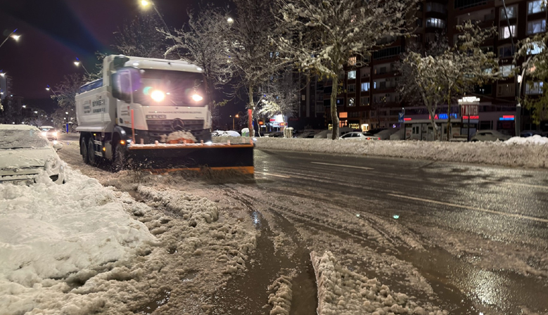 Kahramanmaraş’ta Karla Mücadele Mesaisi Devam Ediyor