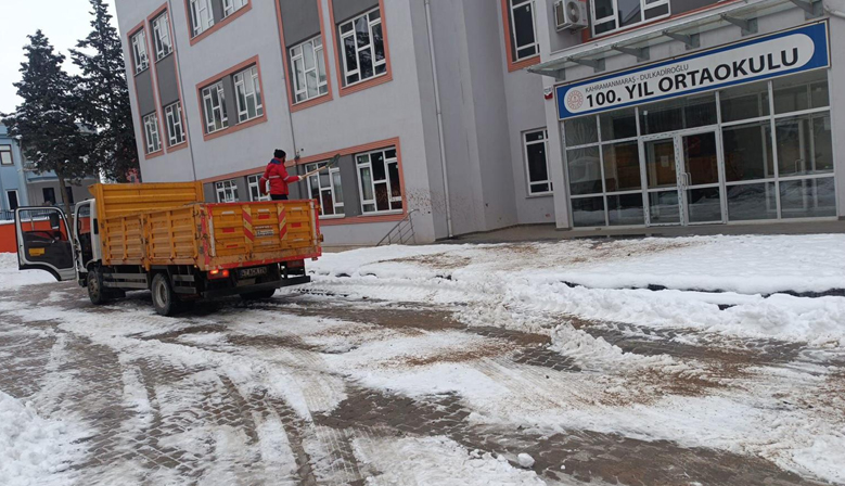 Kahramanmaraş’ta Okul Çevrelerinde Yoğun Kış Mesaisi
