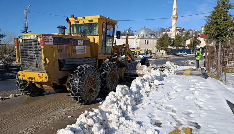 Merkezden Kırsala Büyükşehir’den Kesintisiz Kış Mesaisi