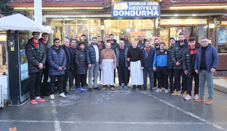Namağlup liderliğini sürdüren Onikişubat Belediyespor Voleybol Takımı’na MADO dopingi
