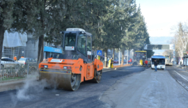 Azerbaycan Bulvarı’nda Yol Konforunun Artırılması İçin Büyükşehir Gece Gündüz Sahada