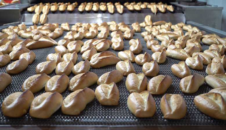 Büyükşehir, Günlük 50 Bin Halk Ekmeği İftar Sofralarıyla Buluşturuyor