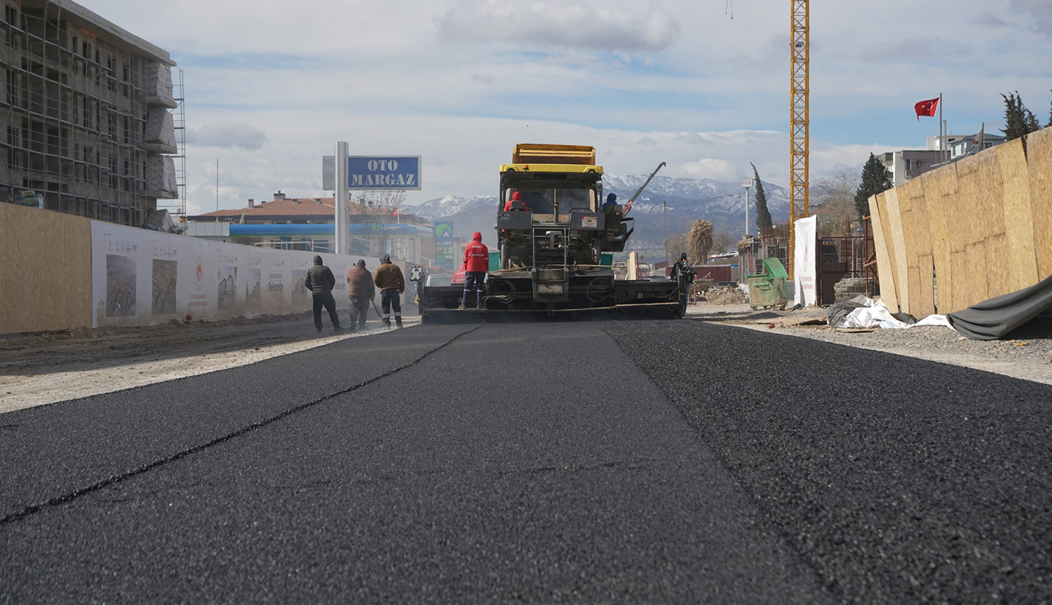 Büyükşehir’den Ali Sezal Bulvarı’na Asfalt