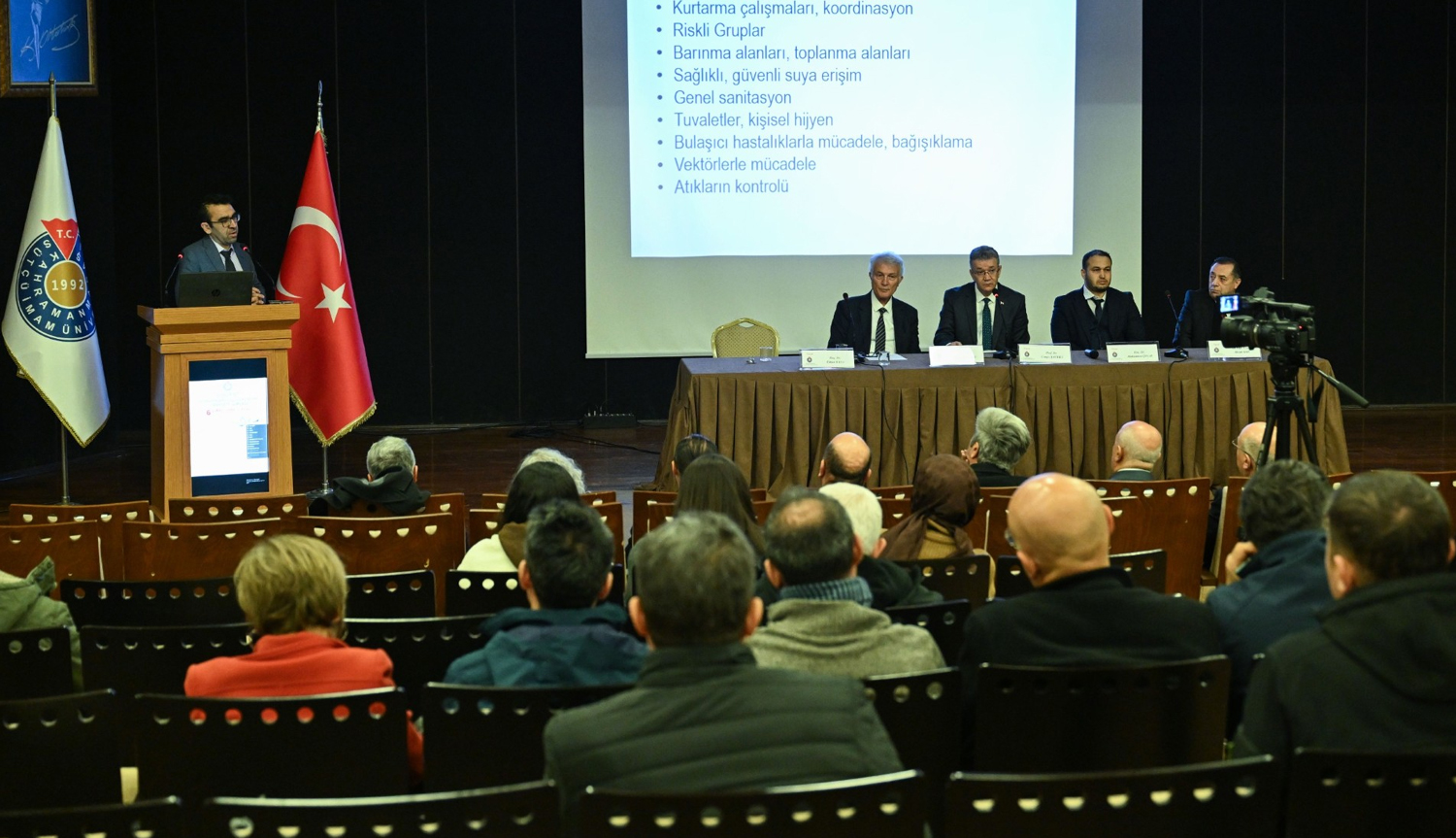 KSÜ’de Deprem Şehitleri İçin Anma Töreni Düzenlendi