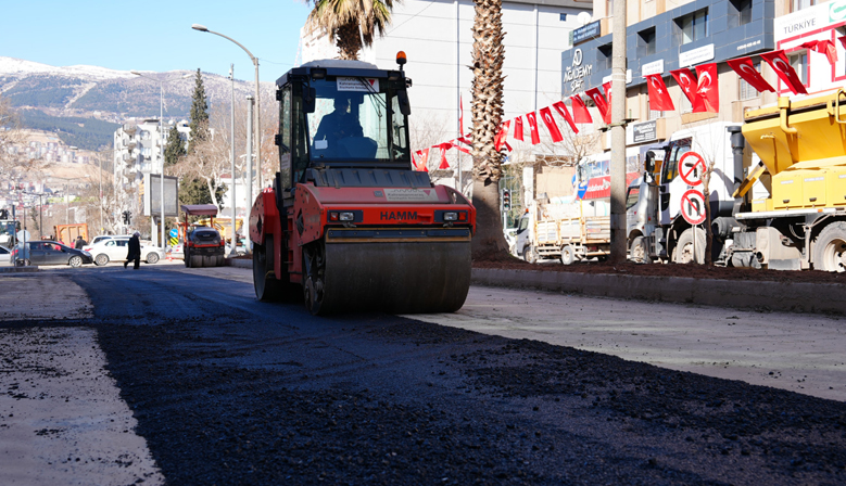 Trabzon Bulvarı’nda Yol İyileştirmeleri Etaplar Halinde Sürüyor