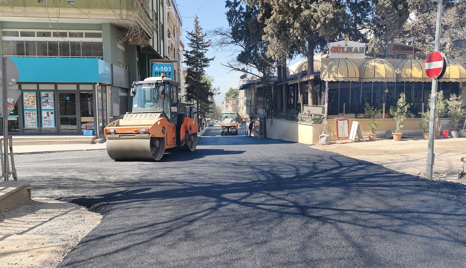 Büyükşehir, Yol Yenilemelerini Hummalı Bir Şekilde Sürdürüyor