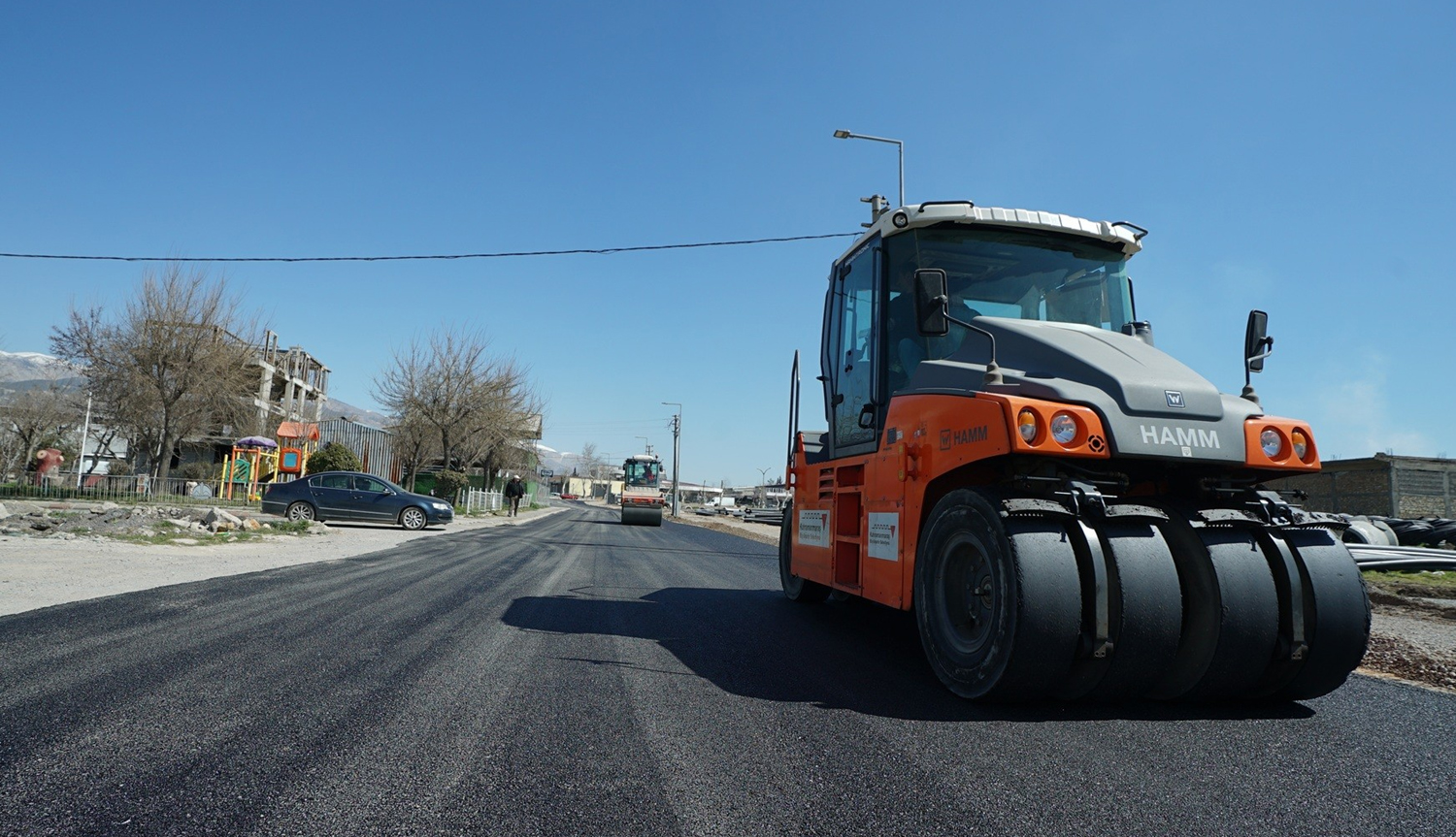 Dulkadiroğlu ve Onikişubat’ta yolların konforu artırılıyor