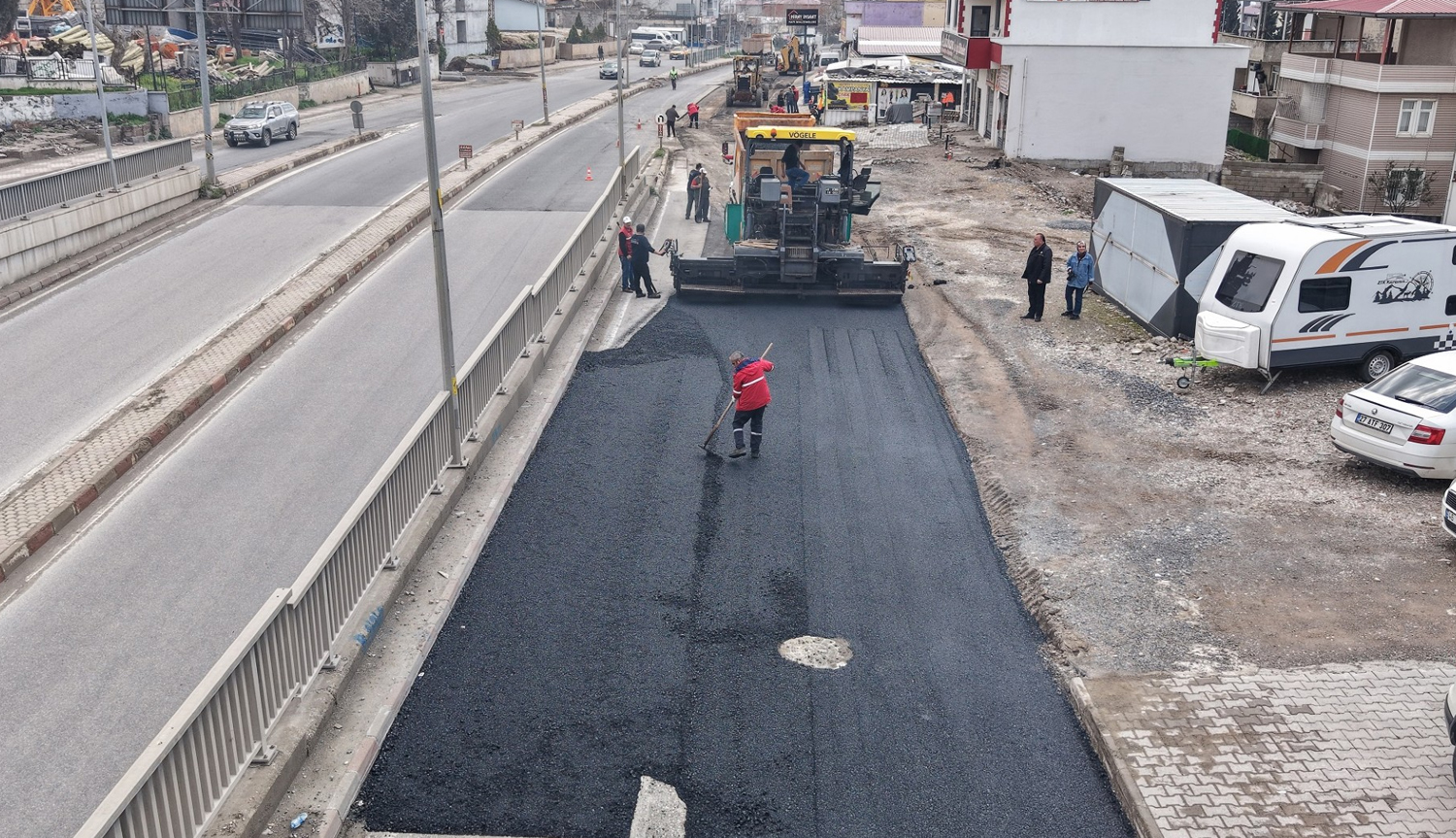 Kahramanmaraş’ta Asfalt Mesaisi Dulkadiroğlu’nda Sürüyor