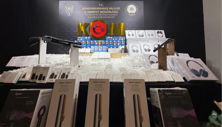 Kahramanmaraş’ta Kaçak Elektronik ve Hap Ele Geçirildi