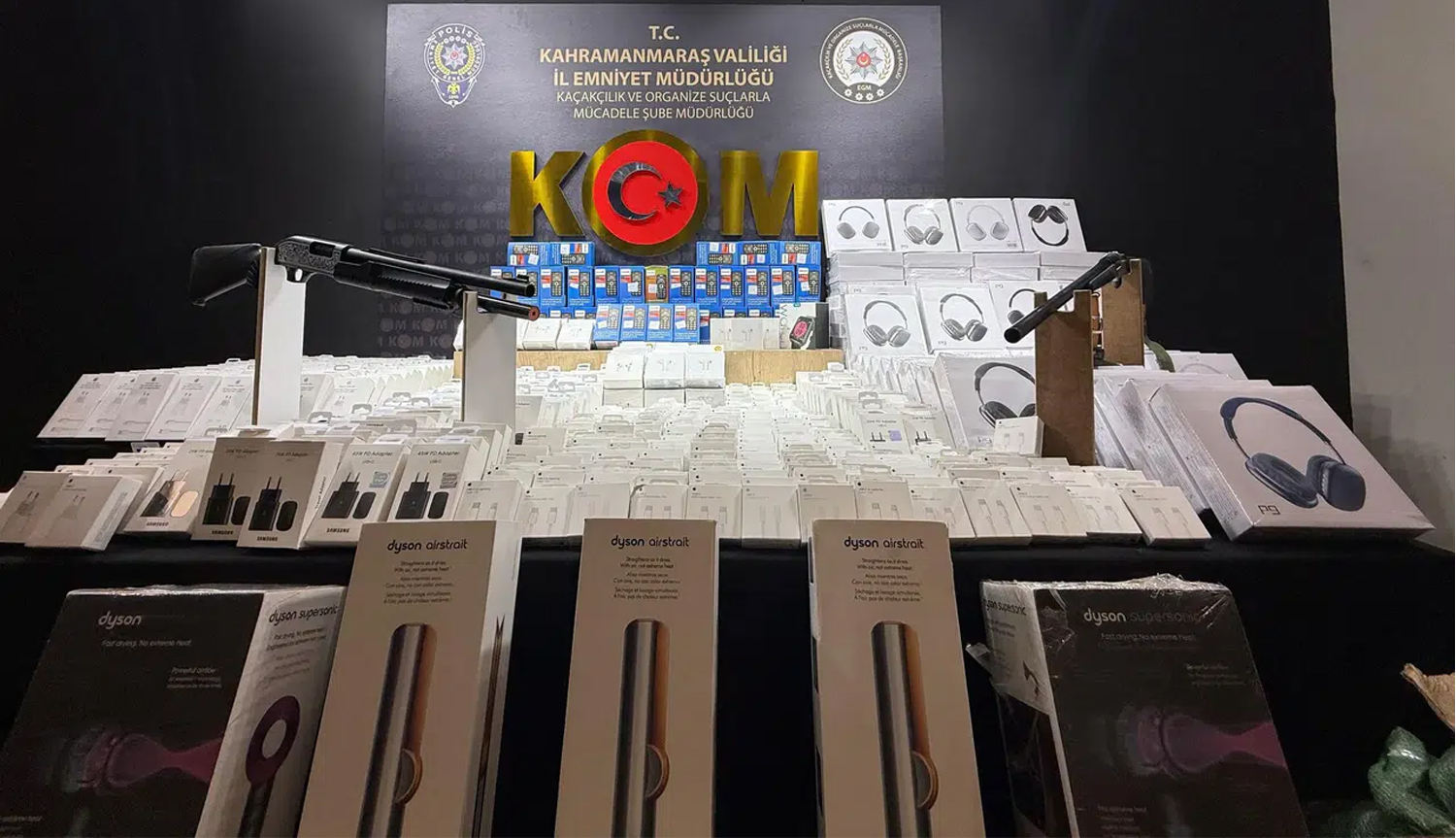 Kahramanmaraş’ta Kaçak Elektronik ve Hap Ele Geçirildi