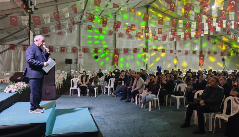 Nurullah Genç, Ramazan Akşamını Şiirleriyle Süsledi