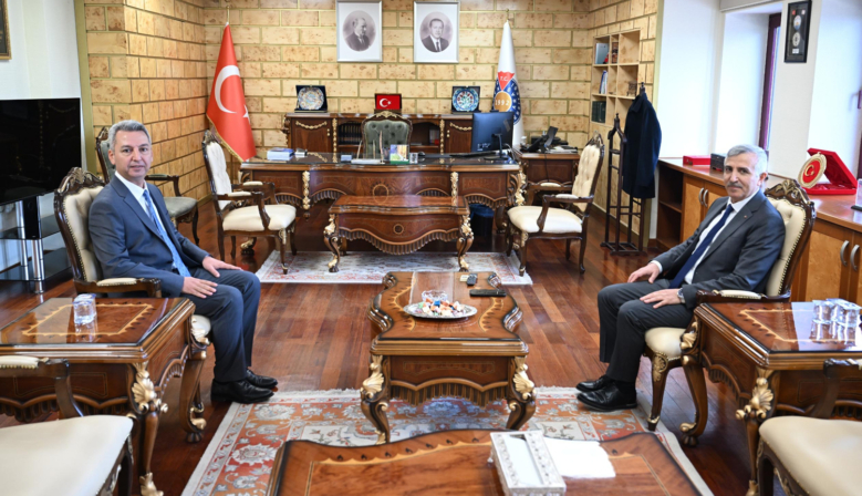 Vali Ünlüer’den Rektör Okumuş’a Hayırlı Olsun Ziyareti