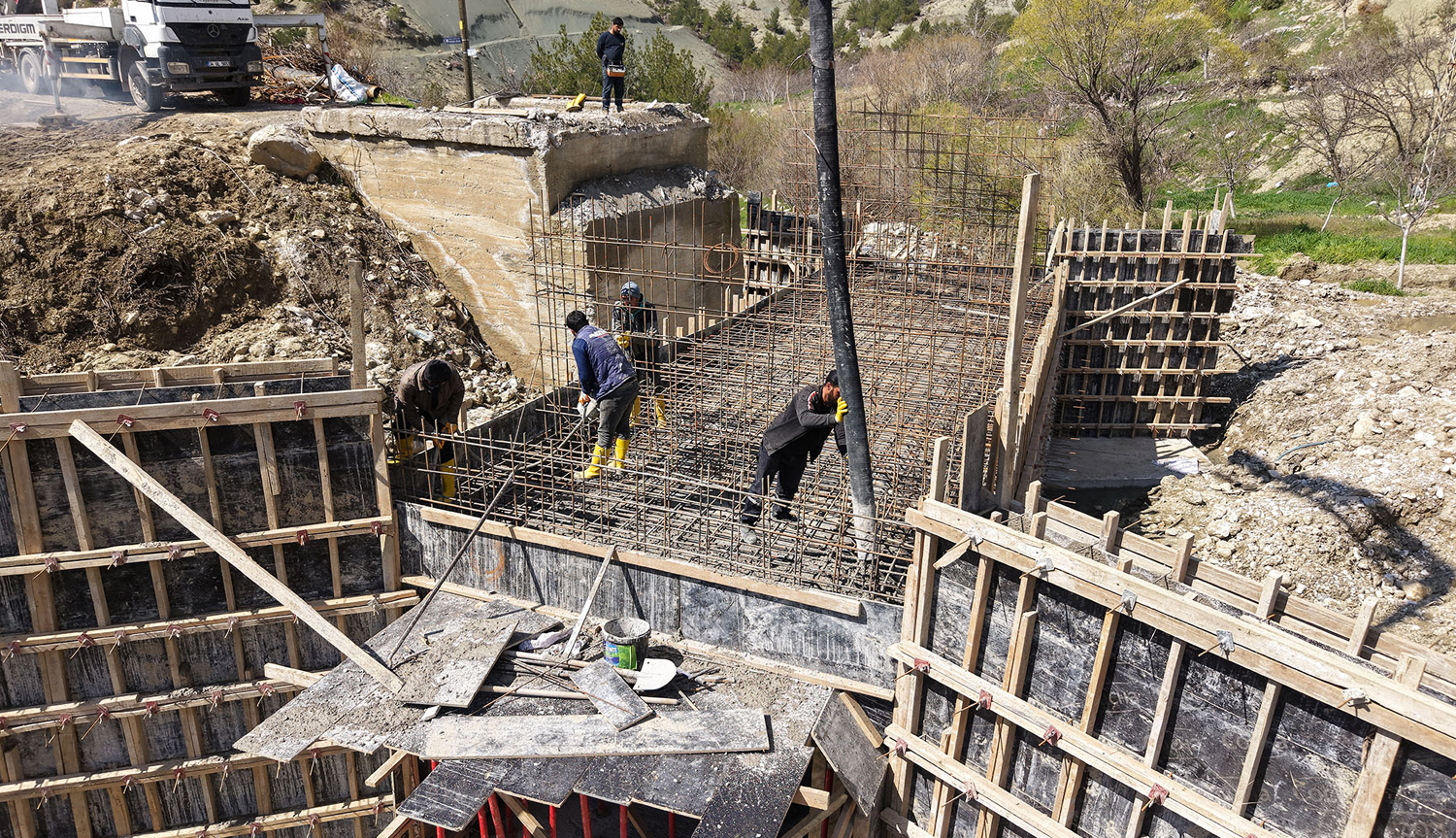 Bertiz’in Ulaşımını İyileştirecek Köprü Yapılıyor
