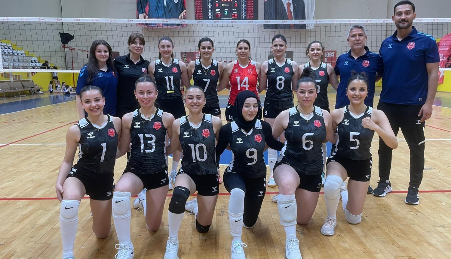 Büyükşehir Belediyespor Kadın Voleybol Takımı 2. Lig’e Yükseldi