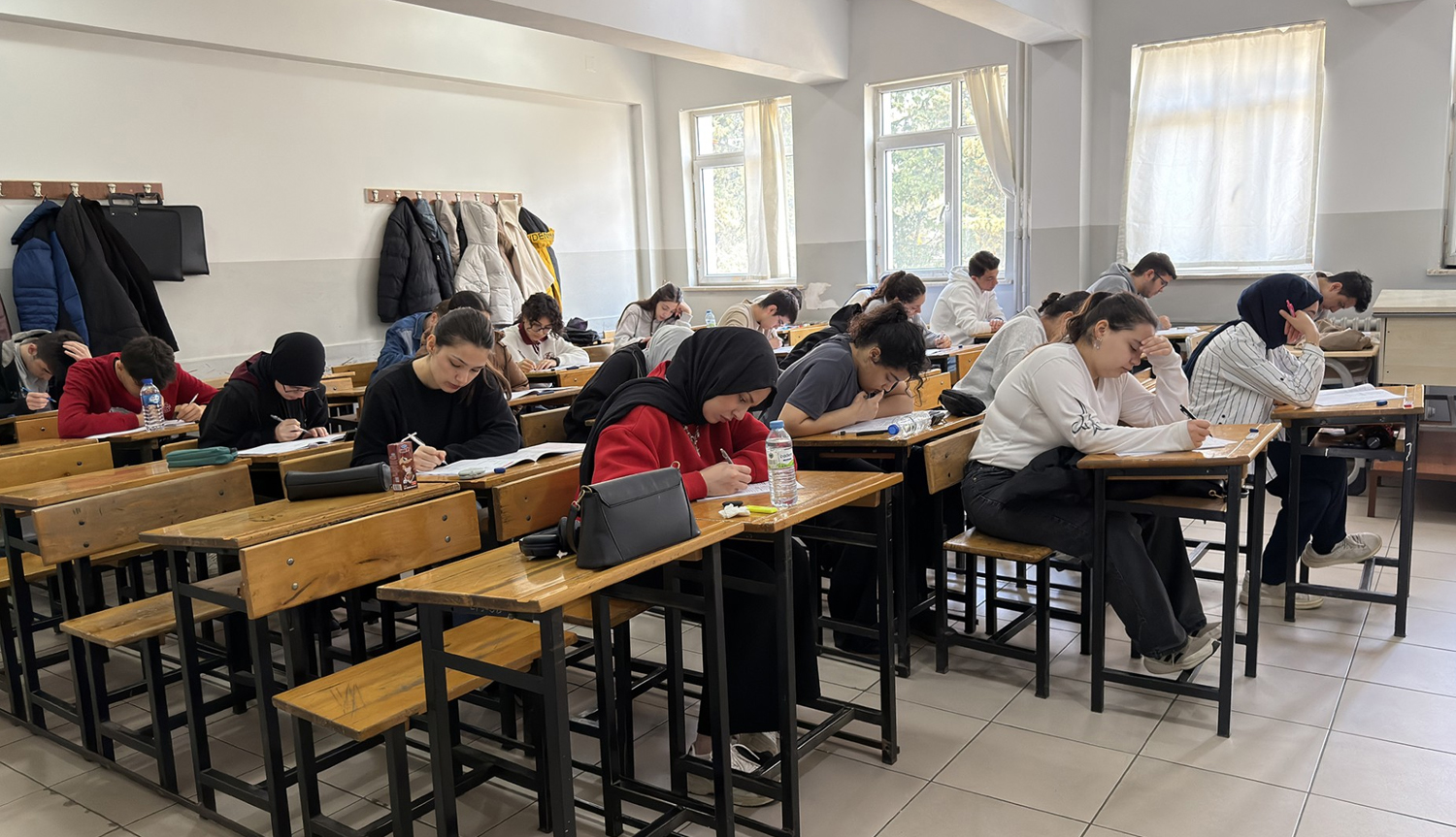 Kahramanmaraşlı Gençlere Gerçek Sınav Deneyimi Sunuluyor