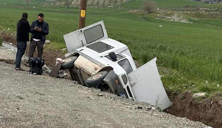 Kahramanmaraş’ta Direksiyon Hakimiyetini Kaybeden Sürücü Kaza Yaptı
