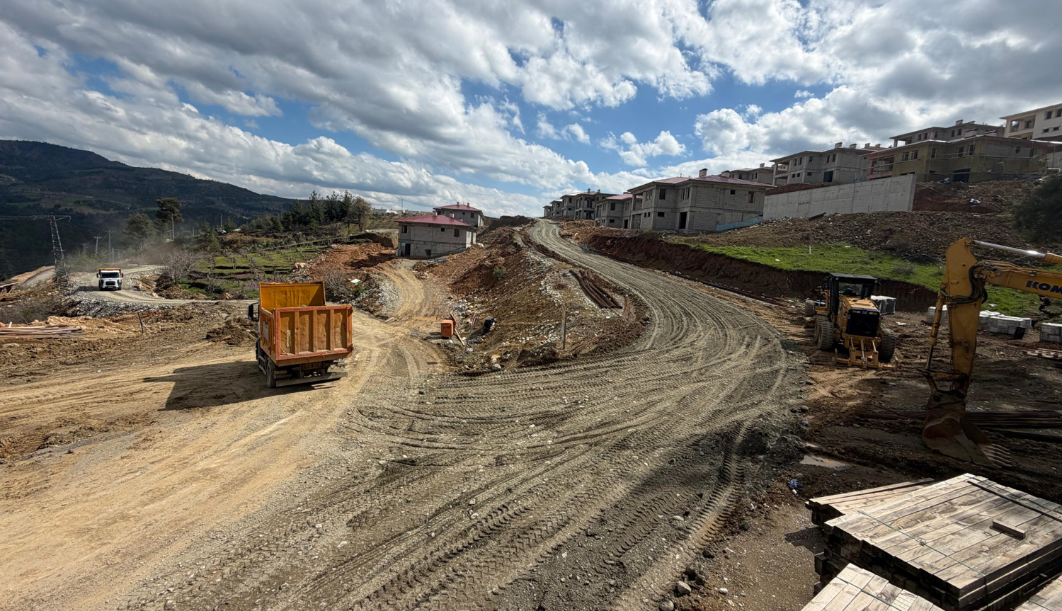 Onikişubat Belediyesi’nden 11 kırsal mahallede ulaşım yatırımı seferberliği