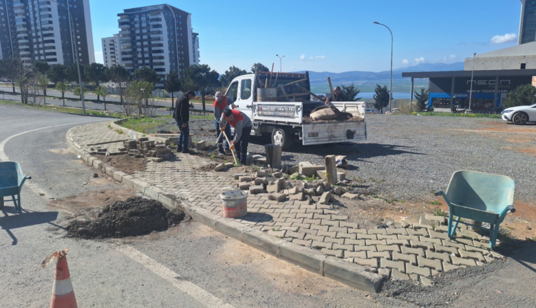 Onikişubat Belediyesi’nden 9 farklı mahallede eş zamanlı kaldırım ve yol çalışması