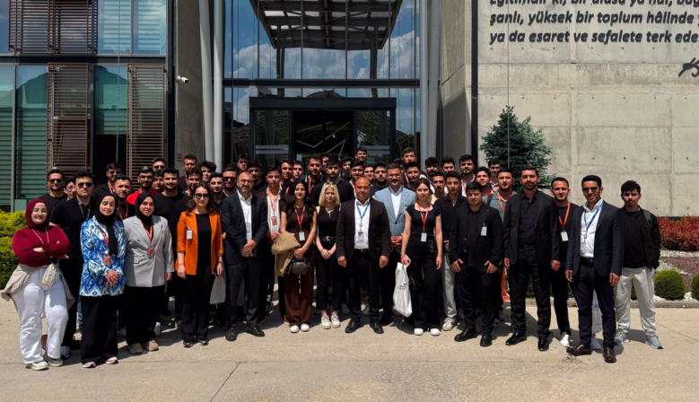 Airbus-TUSAŞ Havacılık MYO Öğrencilerimizin TUSAŞ’taki Uygulamalı Eğitimleri Yerinde İncelendi