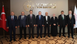 AK Parti Kahramanmaraş Heyeti Gençlik ve Spor Bakanı Bak ile Bir Araya Geldi