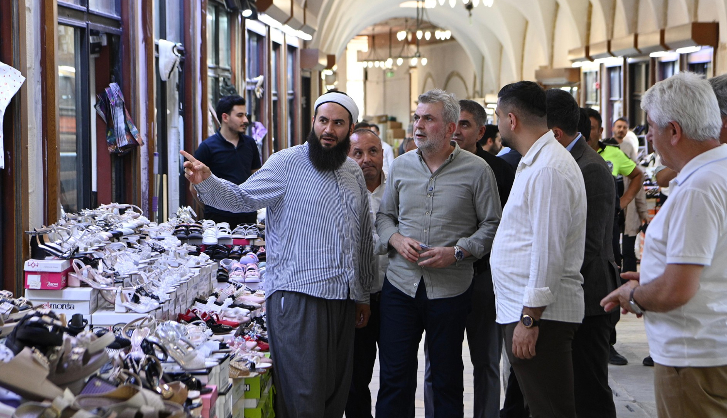 Başkan Görgel, Kapalı Çarşı’da Esnaf ve Vatandaşlarla Bir Araya Geldi