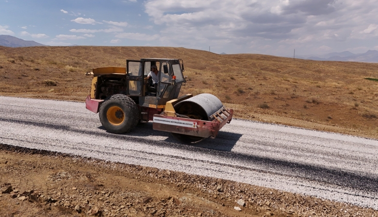 Afşin Kırsalında Ulaşımı İyileştiren Yol Çalışması