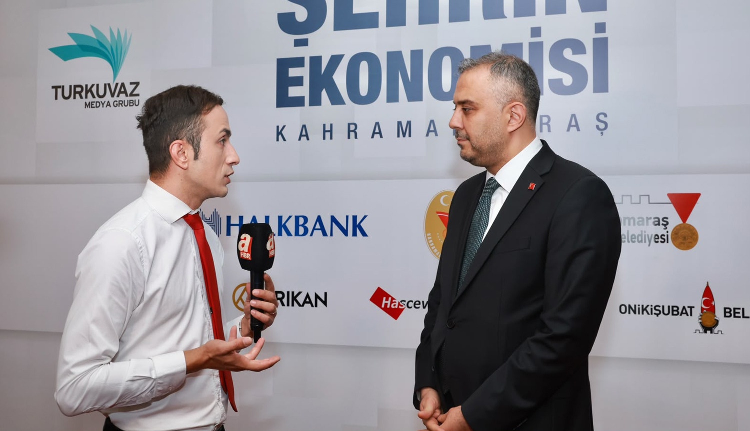 Başkan Toptaş, Şehrin Ekonomisi Zirvesi’nde Onikişubat’ın kalkınma vizyonunu anlattı
