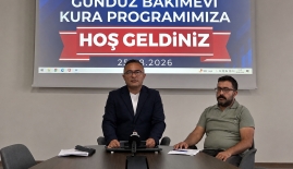 Onikişubat Belediyesi’nin 45 farklı mahalleden başvuru alan Gündüz Bakımevi’nde yeni dönemin kuraları çekildi