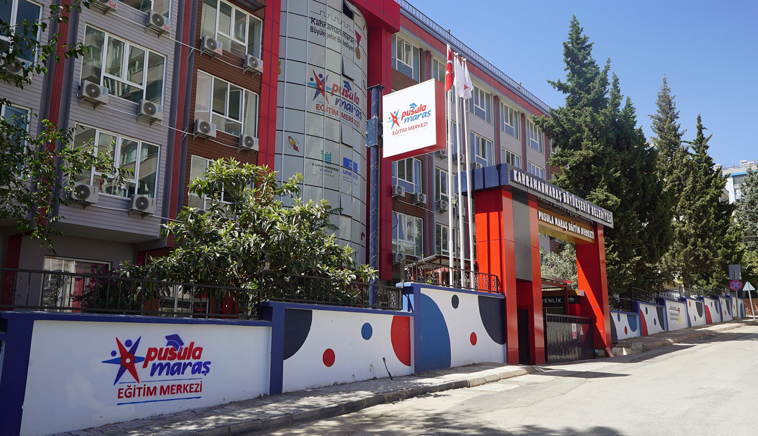 Büyükşehir Pusula Maraş Eğitim Merkezi’yle Gençlerin Yanında