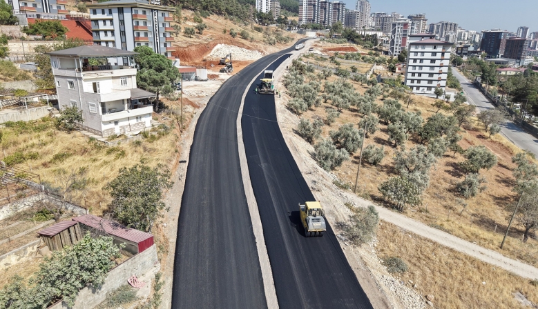Doğu-Batı Ulaşımına Nefes Olacak Güzergâhta Asfalt Mesaisi Sürüyor