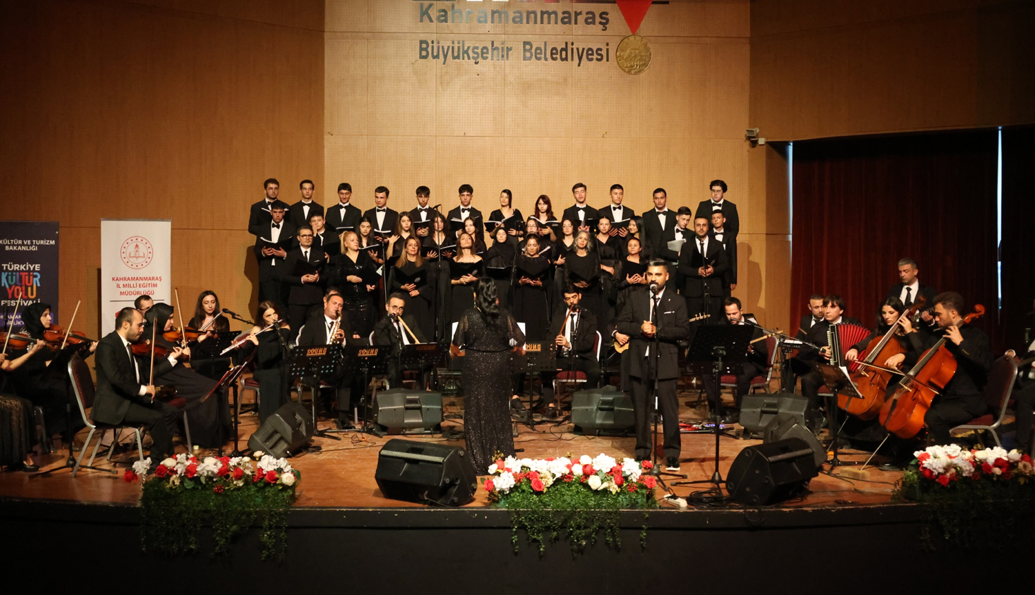 MAARİF ORKESTRASI VE KORO TOPLULUĞU KÜLTÜR YOLU FESTİVALİ’NDE SANATSEVERLERLE BULUŞTU