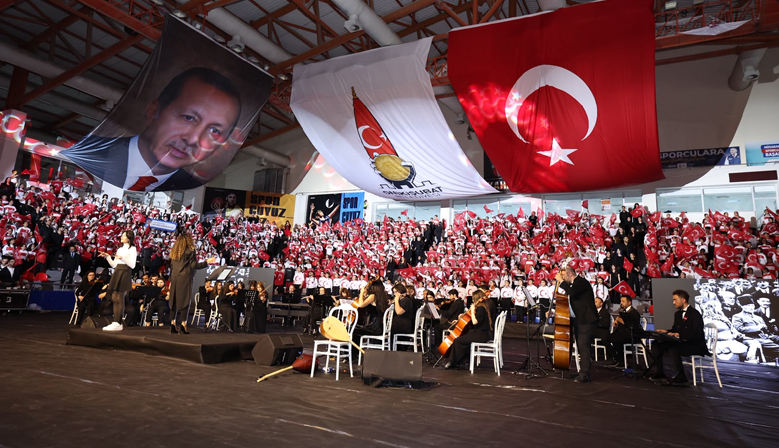 ONİKİŞUBAT BELEDİYESİ’NDEN CUMHURİYET’İN 103. YILINA 1300 SESLİ DEV KONSER